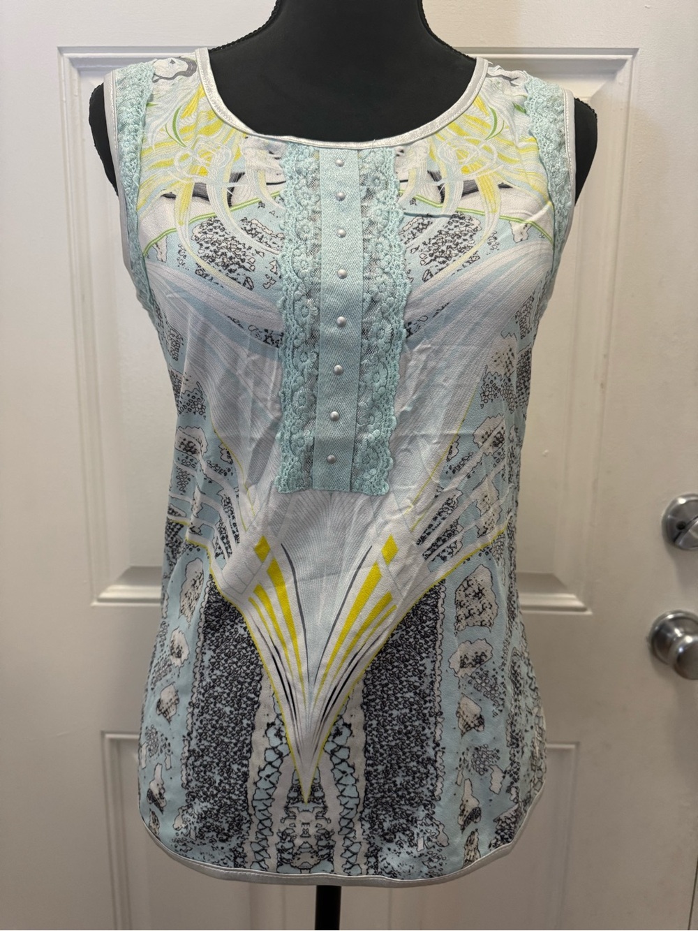 Sleeveless Printed Lace-Trim Camisole - Light Blue & Yellow 0564